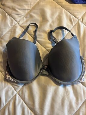 Victoria's Secret Smooth Molded Bra in Charcoal